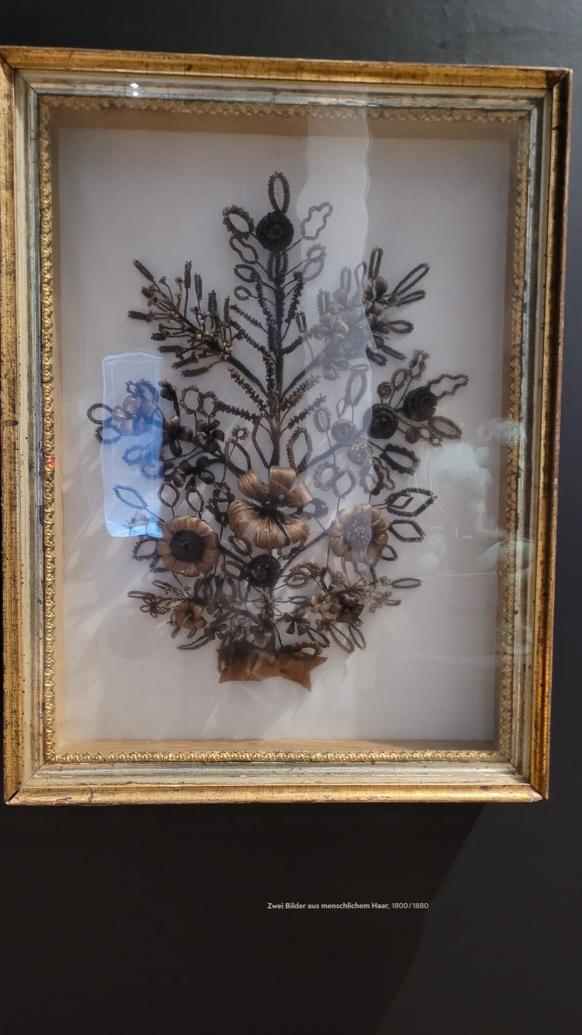 Kust aus Haaren. ausgestellt i, stadtgeschichtlichen Museum Leipzig